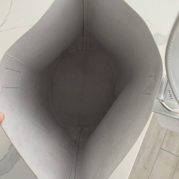NWT Issey Miyake Parfums silver bucket bag - Picture 5 of 9